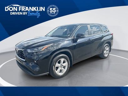 Used 2023 Toyota Highlander LE