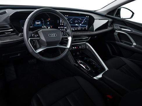 Certified 2025 Audi Q5 Premium w/ Convenience Package image 9