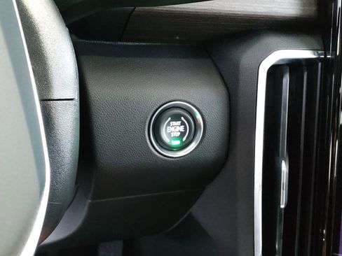 Used 2024 GMC Acadia Denali w/ Super Cruise Package image 29