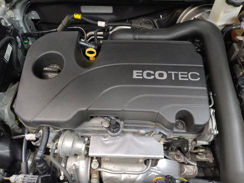 Used 2021 Chevrolet Equinox LT image 30