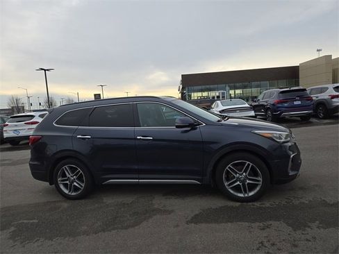 Used 2019 Hyundai Santa Fe XL image 5