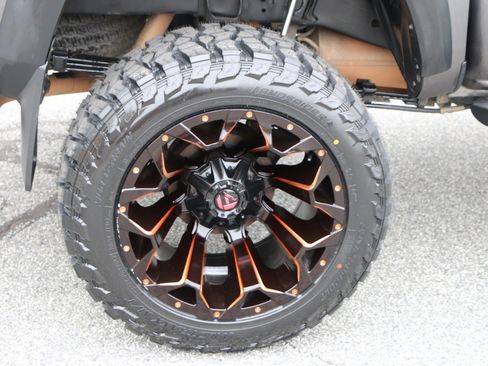 Used 2022 Toyota Tacoma TRD Off-Road AWD/4WD image 14