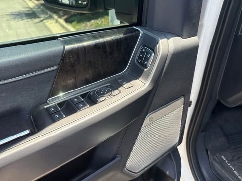 Used 2023 Ford F250 Lariat w/ Lariat Ultimate Package AWD/4WD image 9