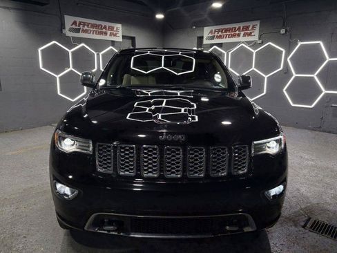 Used 2019 Jeep Grand Cherokee Overland AWD/4WD image 6