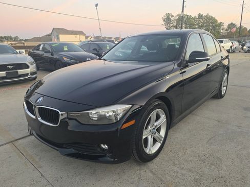Used 2013 BMW 320i 320i Sedan 4D image 3