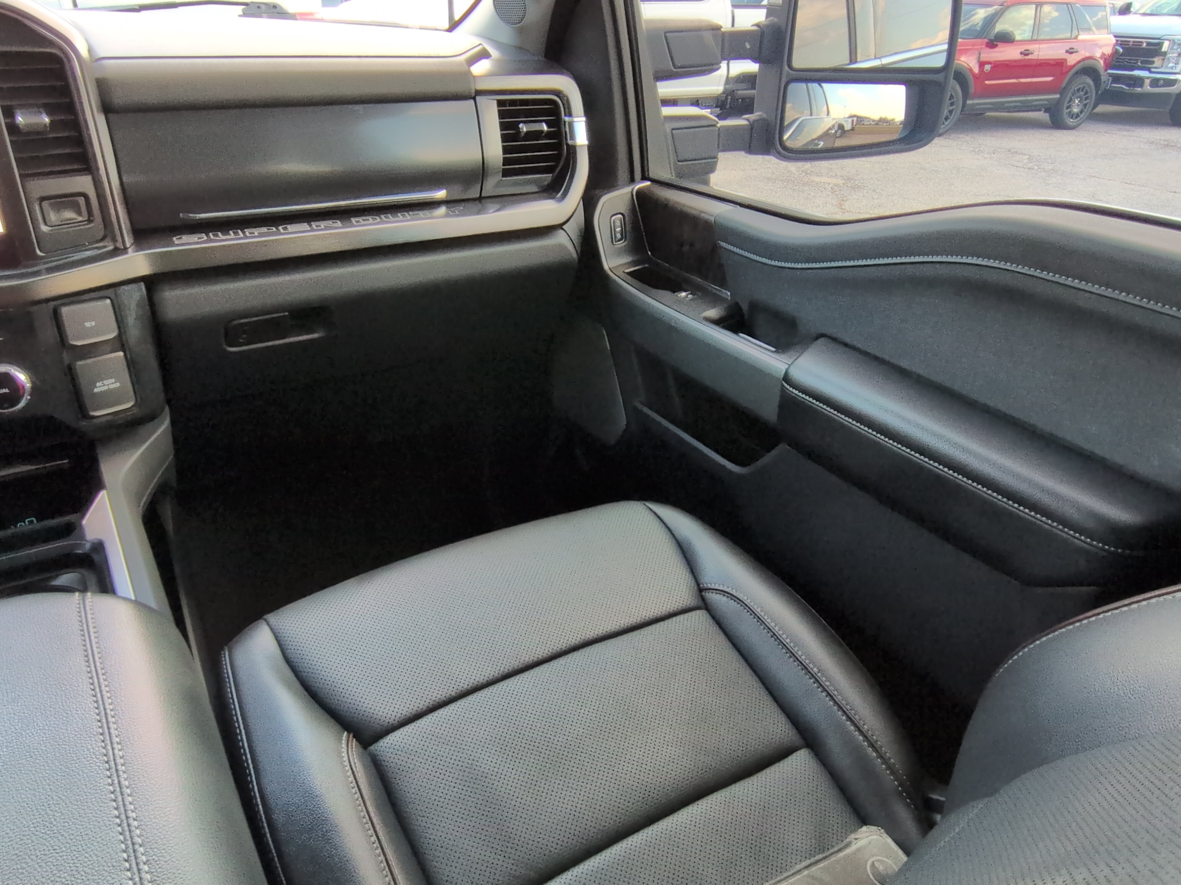 Used 2024 Ford F250 Lariat w/ Chrome Package AWD/4WD image 15