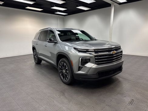 New 2026 Chevrolet Traverse LT w/ Sun and Wheel Package image 7