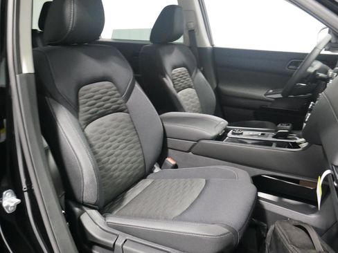 New 2025 Nissan Pathfinder SV w/ Cargo Package image 16