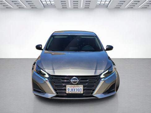 Used 2024 Nissan Altima 2.5 SV FWD image 2