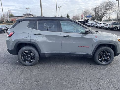 Used 2023 Jeep Compass Trailhawk image 16