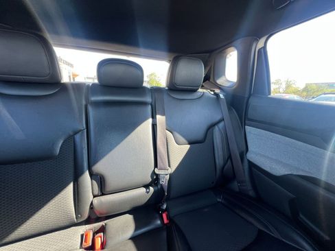 Used 2023 Jeep Compass Latitude image 37