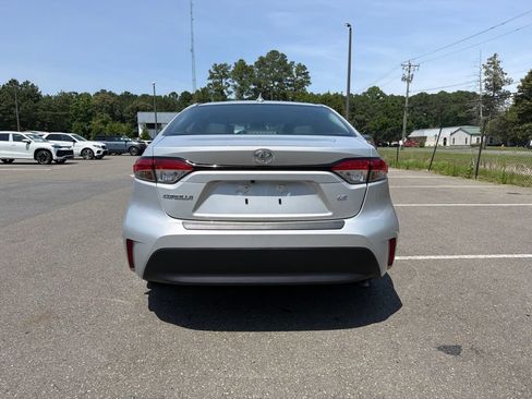 Used 2023 Toyota Corolla LE w/ Carpet Mat Package (TMS) FWD image 6