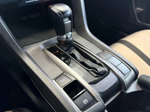 Used 2018 Honda Civic Sport image 17