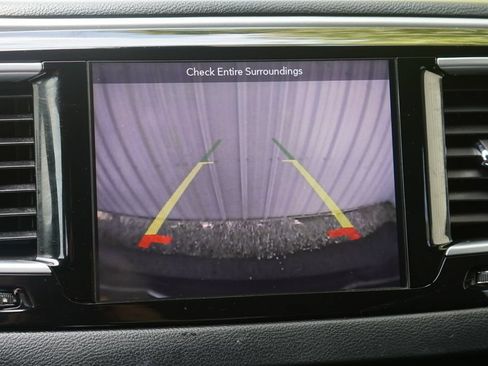 Used 2019 Chrysler Pacifica Touring-L w/ S Appearance Package FWD image 27