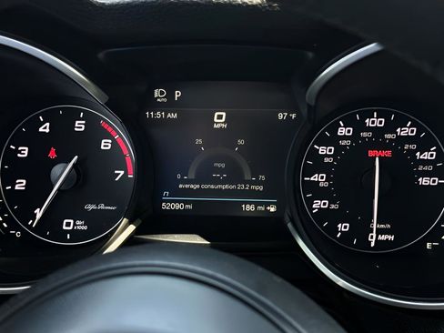 Used 2022 Alfa Romeo Stelvio Ti AWD/4WD image 13