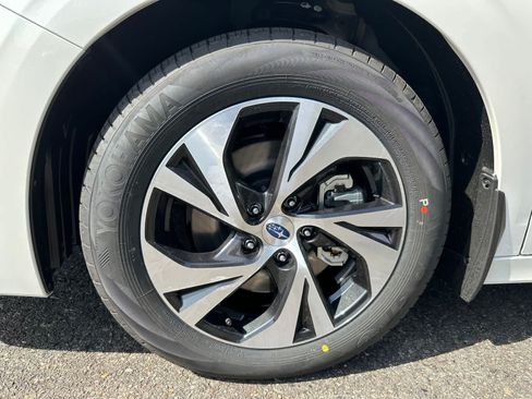 Used 2025 Subaru Legacy Premium AWD/4WD image 8