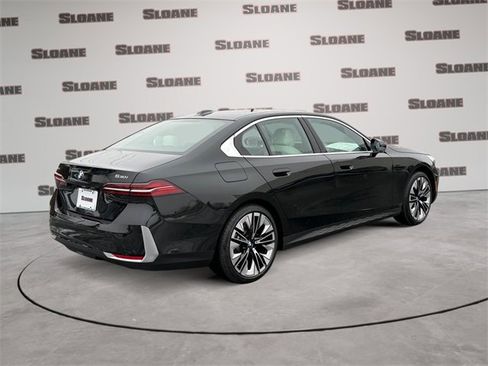 New 2026 BMW 530i xDrive w/ Premium Package image 5