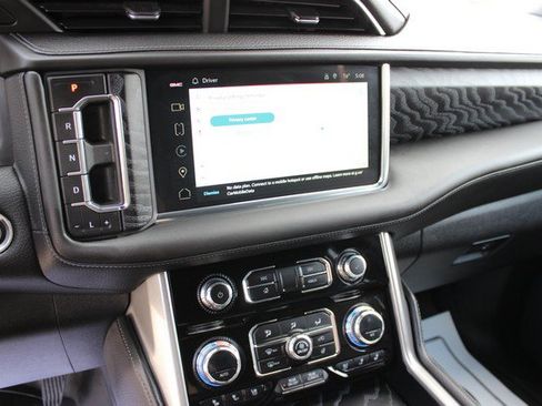 Used 2023 GMC Yukon Denali w/ Advanced Technology Package AWD/4WD image 11