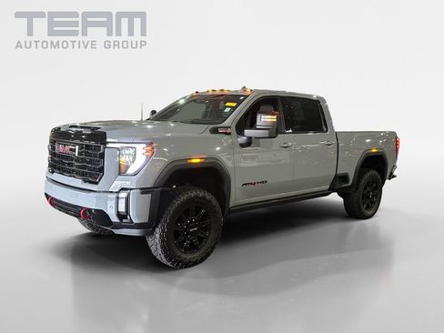 Used 2024 GMC Sierra 2500 AT4 w/ AT4 Premium Plus Package AWD/4WD image 3