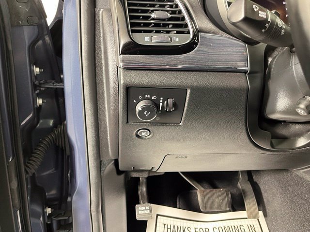 Used 2020 Jeep Grand Cherokee Overland AWD/4WD image 16