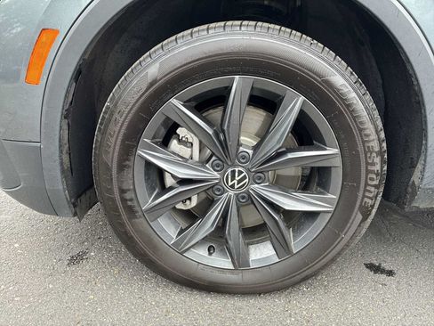 Used 2023 Volkswagen Tiguan SE AWD/4WD image 18