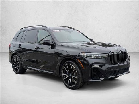 Used 2022 BMW X7 xDrive40i w/ M Sport Package image 3