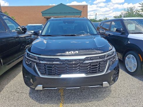 New 2025 Kia Seltos S image 2