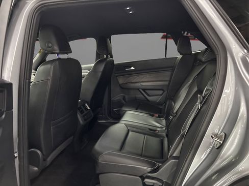 Used 2022 Volkswagen Atlas Cross Sport SE image 10