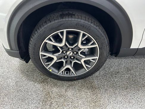New 2027 Ford Explorer Platinum AWD/4WD image 35