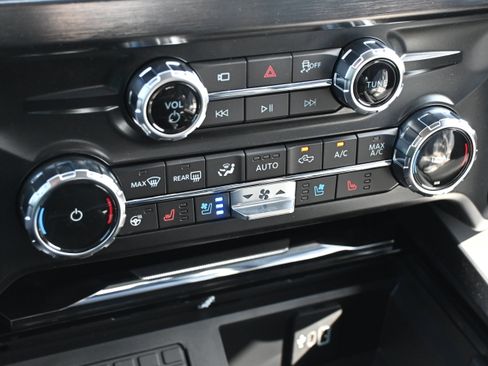 New 2026 Ford F250 Lariat w/ Black Appearance Package AWD/4WD image 90