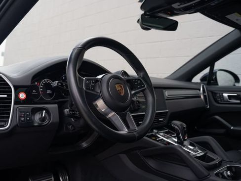 Certified 2023 Porsche Cayenne S AWD/4WD image 4