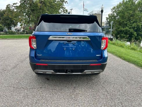 Used 2020 Ford Explorer XLT w/ Equipment Group 202A AWD/4WD image 4