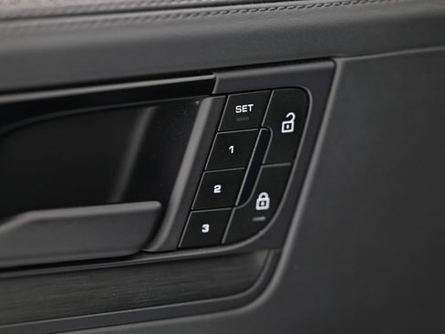 Certified 2025 Porsche Cayenne GTS AWD/4WD image 19