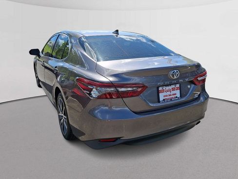 Used 2022 Toyota Camry XLE AWD/4WD image 8
