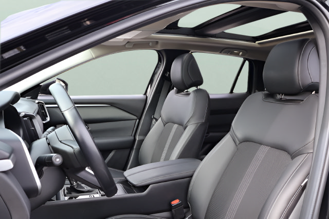 Used 2025 MAZDA CX-50 AWD 2.5 S w/ Weather Package image 12