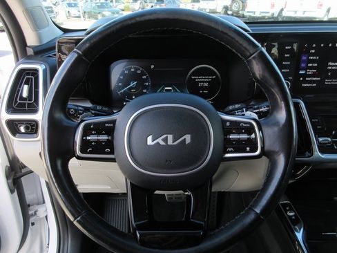 Used 2022 Kia Sorento SX image 16