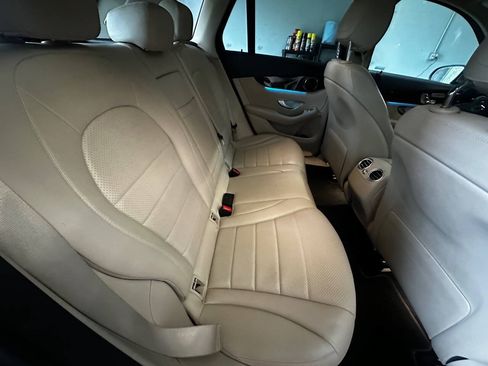 Used 2019 Mercedes-Benz GLC 300 4MATIC image 29