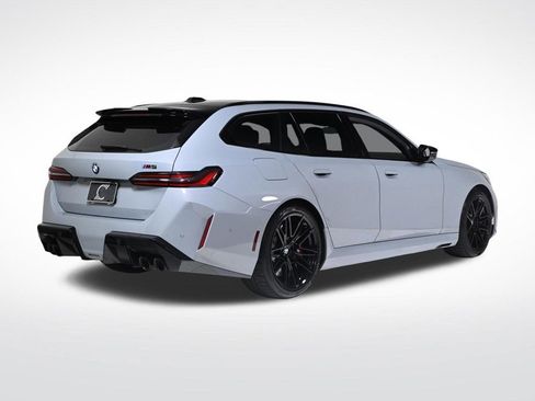 Used 2026 BMW M5 Touring w/ M Driver's Package image 5