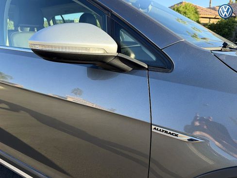 Used 2017 Volkswagen Golf Alltrack SE image 33