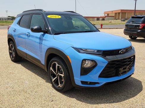 Used 2023 Chevrolet TrailBlazer RS w/ Sun and Liftgate Package FWD image 6