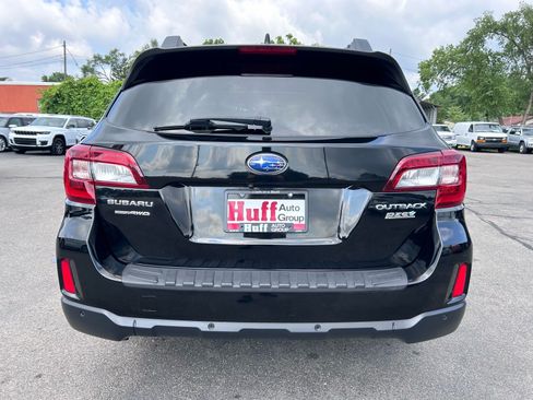 Used 2017 Subaru Outback 2.5i Limited AWD/4WD image 8