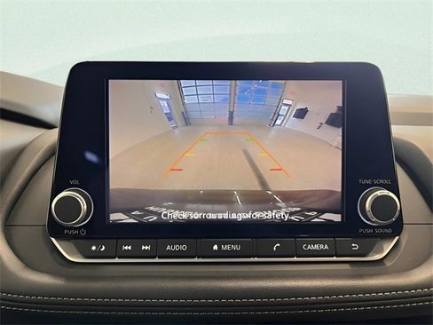 Used 2025 Nissan Rogue SV image 23