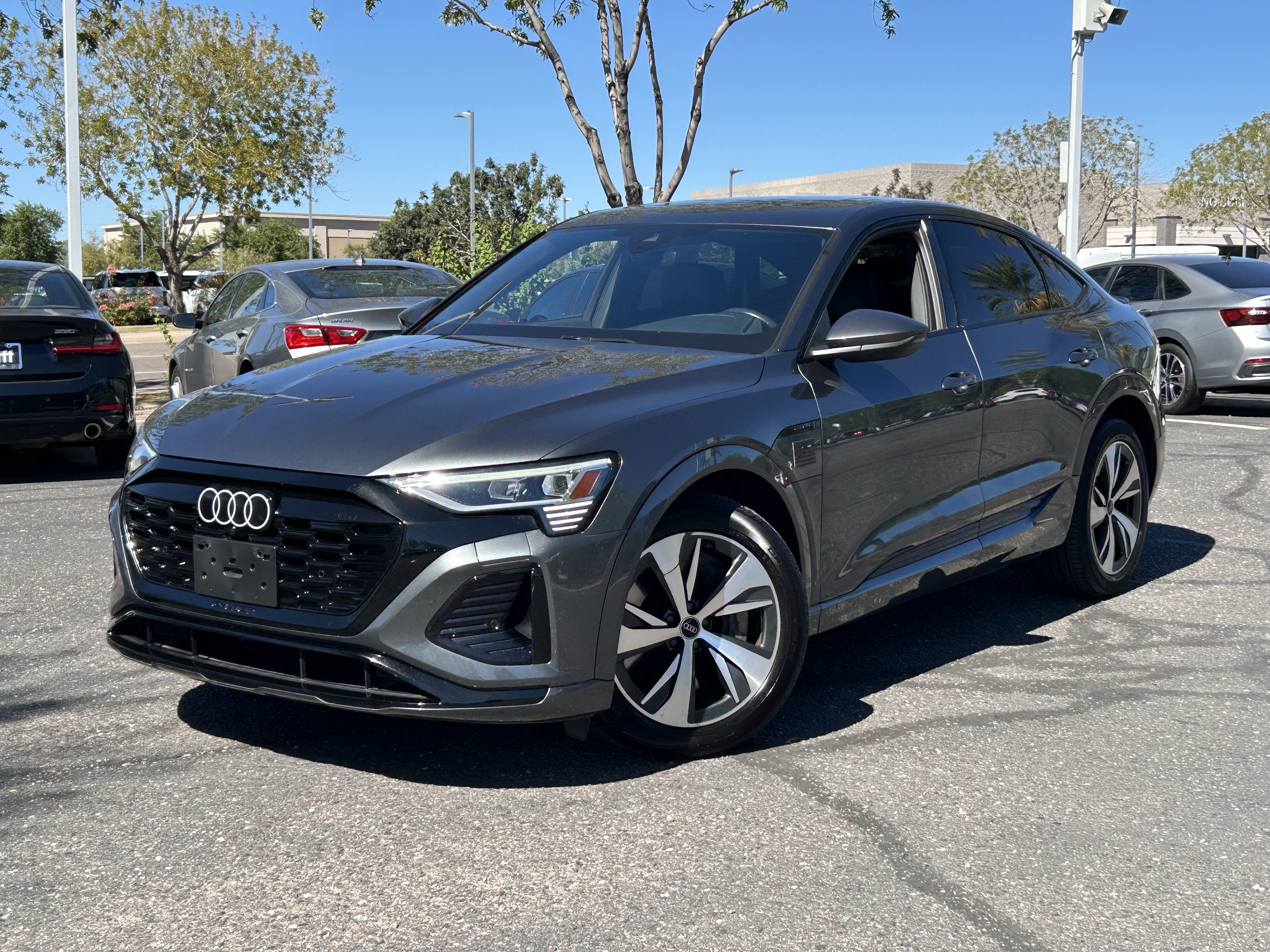 Used 2024 Audi Q8 e-tron Premium AWD/4WD image 31