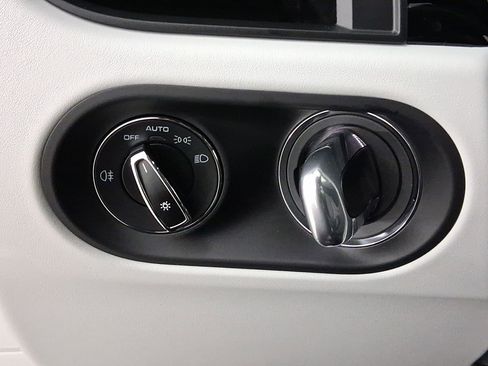 New 2026 Porsche Macan image 19