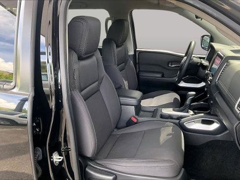 Certified 2022 Nissan Frontier SV w/ Technology Package RWD image 9