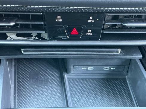 Certified 2024 Volkswagen Atlas Cross Sport SE FWD image 24
