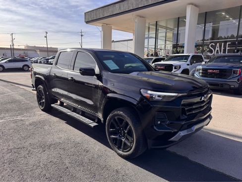 Used 2024 Chevrolet Colorado Z71 w/ Z71 Convenience Package 2 image 7