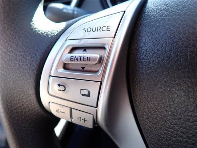 Used 2015 Nissan Rogue SV AWD/4WD image 16