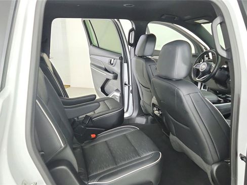 Used 2025 Buick Enclave Sport Touring FWD image 20