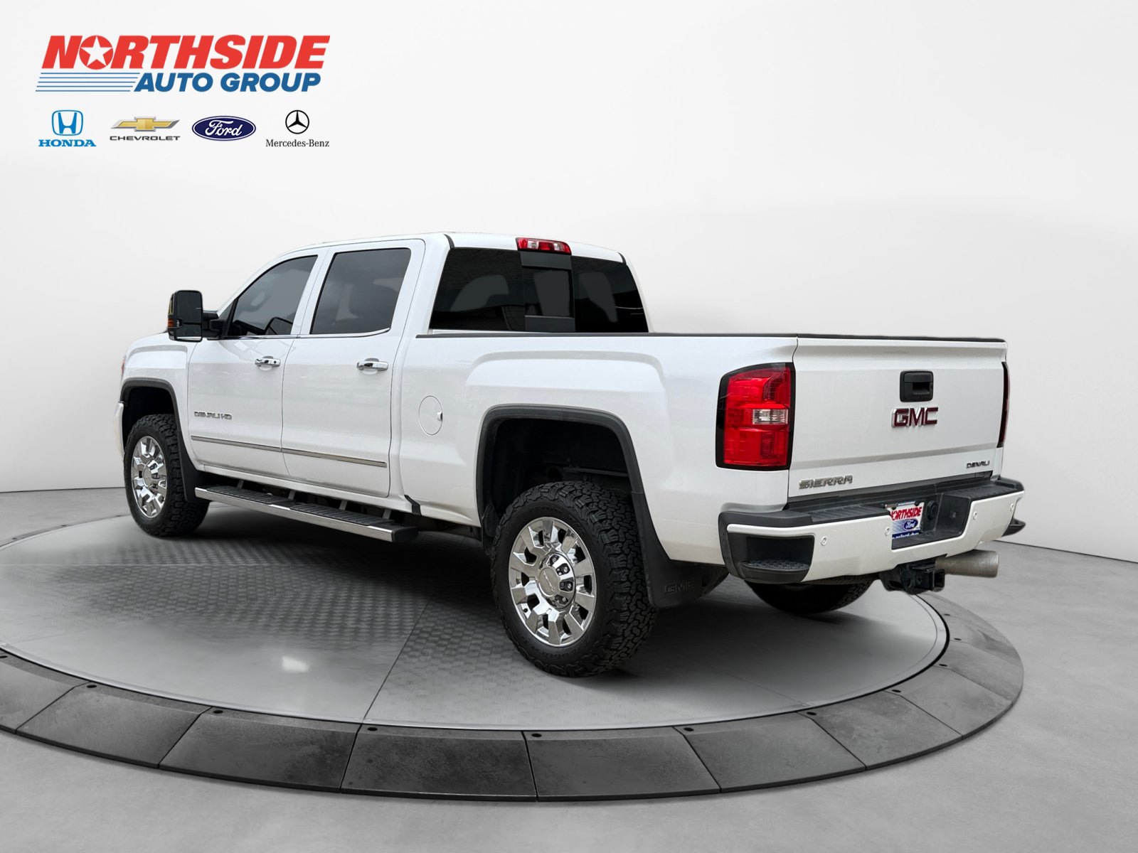 Used 2019 GMC Sierra 2500 Denali w/ Duramax Plus Package AWD/4WD image 5